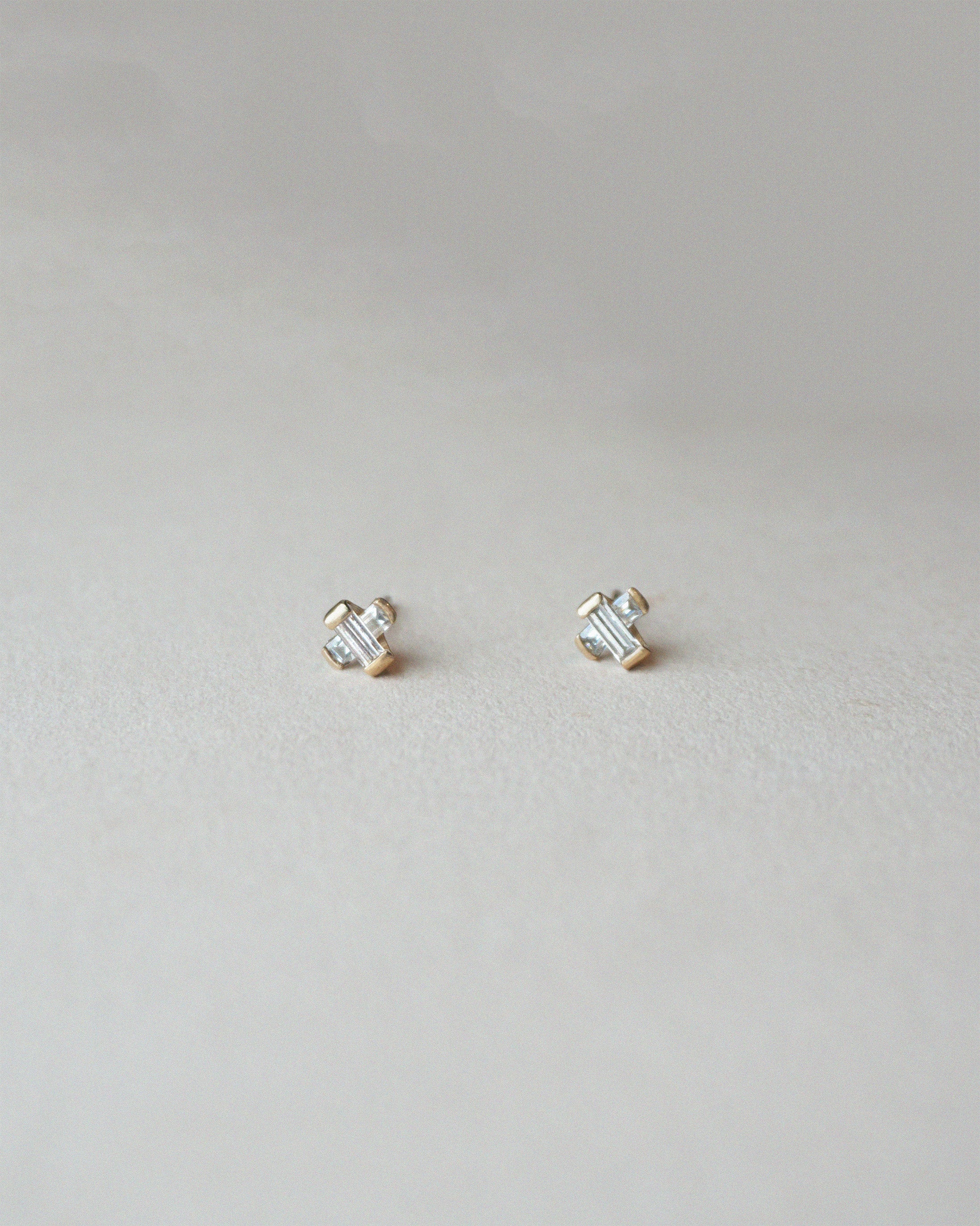 SUPERPOSITION EARRINGS